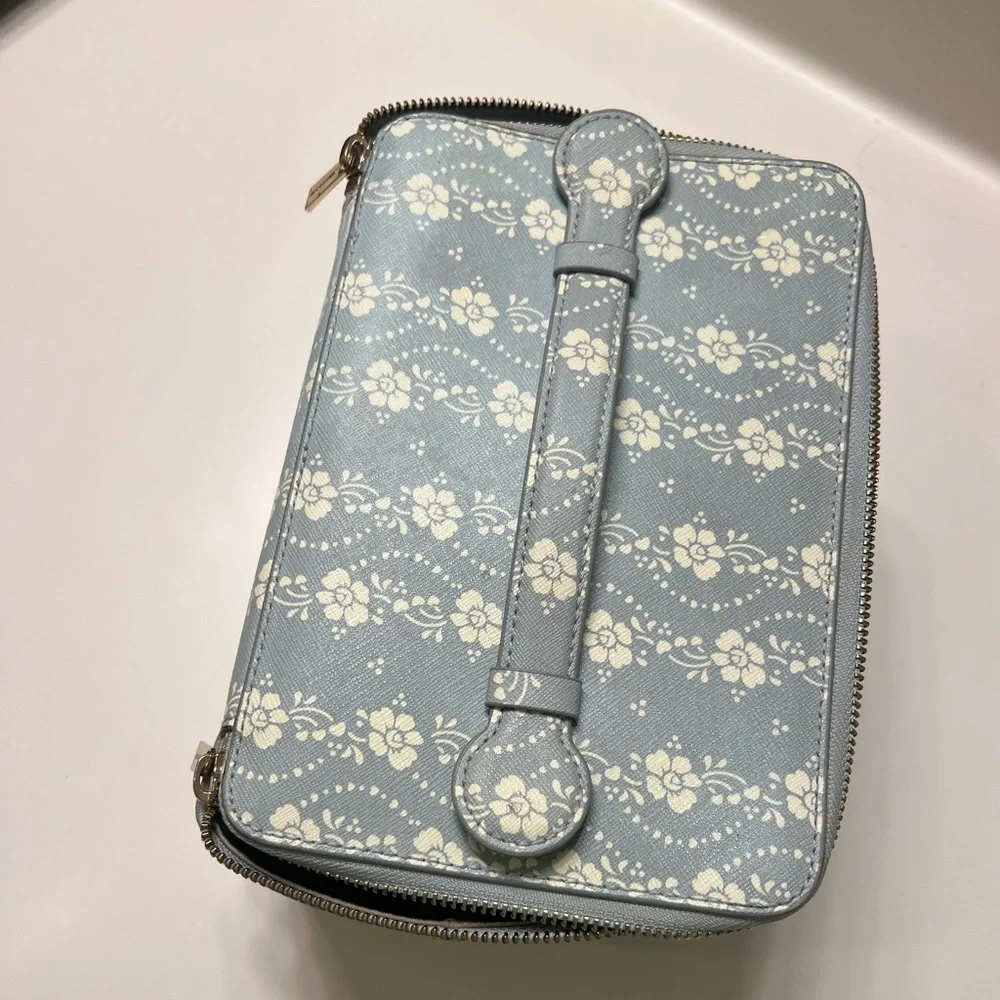 Neely and Chloe X Julia Berolzheimer Large Posy Vanity Case Blue Floral white